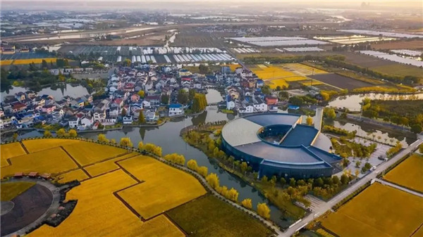 以數字技術賦能城鄉融合發展，打造數字產業集群